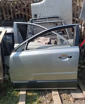 Volvo XC70 Front door 