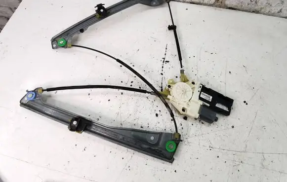 Renault Laguna III Front door window regulator with motor 807000002R