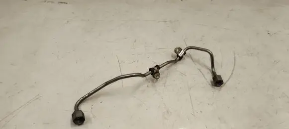 Mercedes-Benz A W176 Fuel injector supply line/pipe 