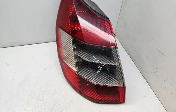 Renault Scenic II - Grand scenic II Rear/tail lights 8200493374