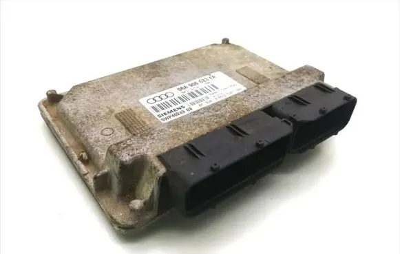 Audi A3 S3 8P Engine control unit/module 06A906033EA 5WP40243