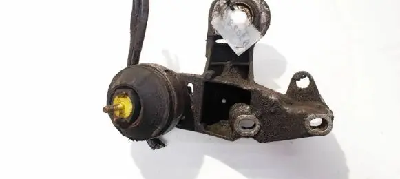 Skoda Superb B5 (3U) Engine mounting bracket 8e0199351