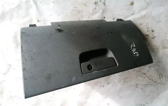Glove box