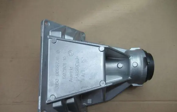 BMW X6 F16 Engine mounting bracket 8655736