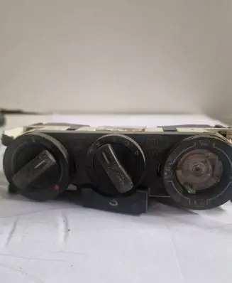 Volkswagen Polo III 6N 6N2 6NF Climate control unit 6Q0819045T