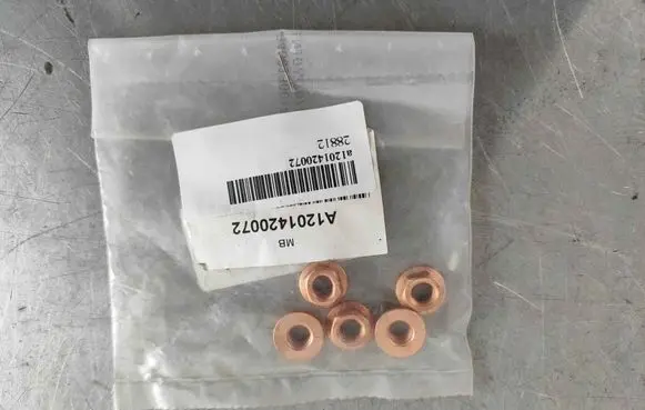 Mercedes-Benz E W211 Nuts/bolts A1201420072