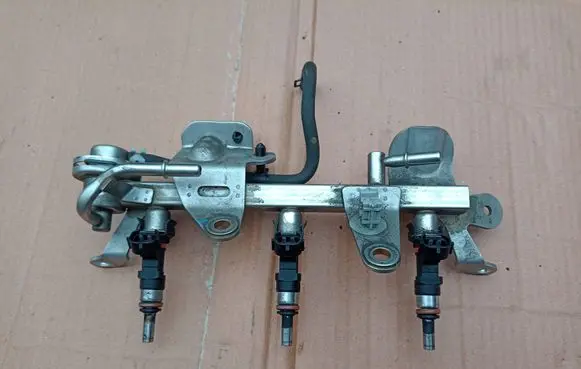 Renault Captur Fuel main line pipe