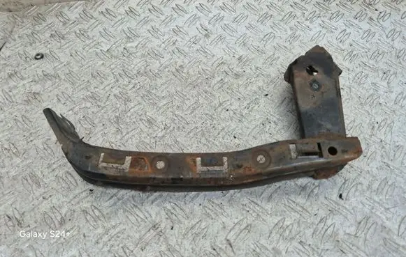 Headlight/headlamp mounting bracket