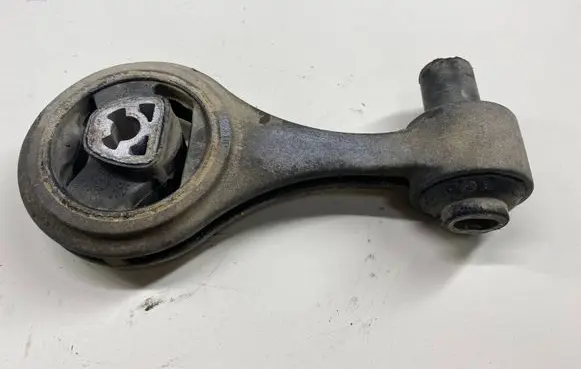 Fiat Grande Punto Engine mount bracket