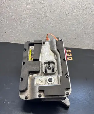Voltage converter inverter