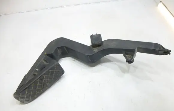 Volkswagen PASSAT B5.5 Accelerator throttle pedal 8D1721506
