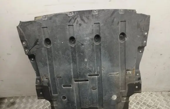 Nissan Qashqai J12 Engine splash shield/under tray