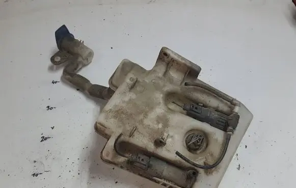 Skoda Yeti (5L) Windshield washer fluid reservoir/tank