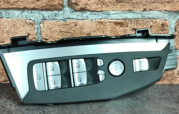 BMW X3 G01 Electric window control switch 6847099