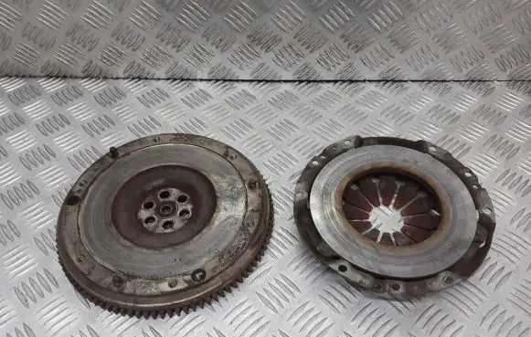 Suzuki MR Wagon Pressure plate 19F01