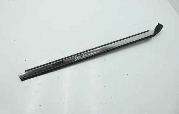 Volkswagen Eos Rear door trim (molding) 1Q0853300M