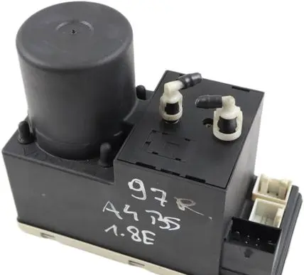 Audi A4 S4 B5 8D Central locking motor 8L0862257E