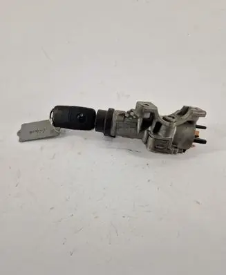Volkswagen PASSAT B5.5 Ignition lock 4B0905851G