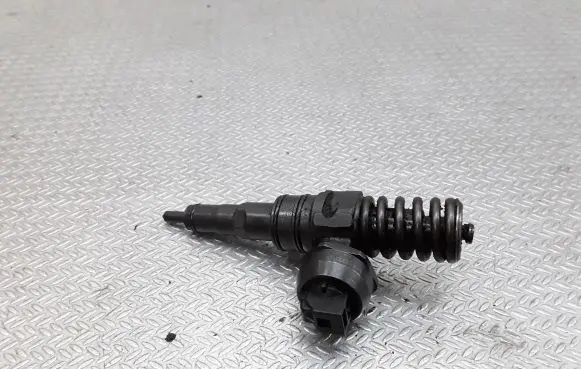 Fuel injector
