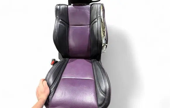 Dodge Challenger Front driver seat 