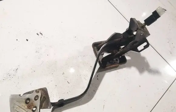 Mitsubishi Grandis Brake pedal 