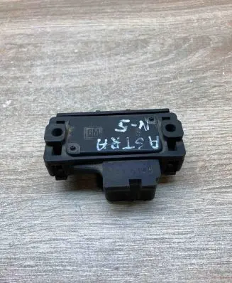 Opel Astra F Air pressure sensor 90518493