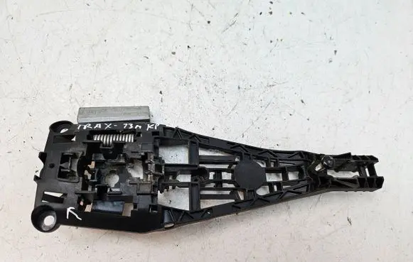 Chevrolet Trax Front door exterior handle/bracket 13505889