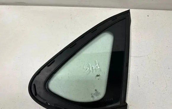 BMW 2 F45 Rear side window 7326152