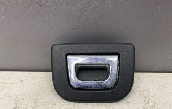BMW 5 E60 E61 Tie down hook / loop 