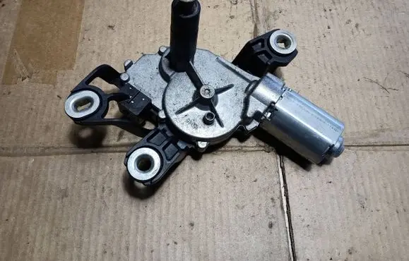 Volkswagen Polo V 6R Rear window wiper motor 5K6955711B 0390201216