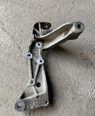 Audi A3 S3 A3 Sportback 8P Front lower control arm/wishbone 1K0199296E