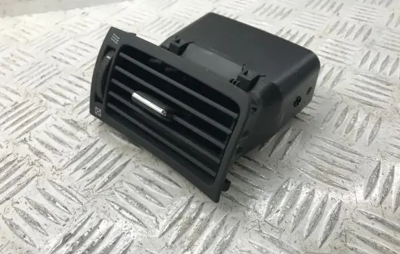 Toyota Avensis T250 Dashboard side air vent grill/cover trim 5565005130