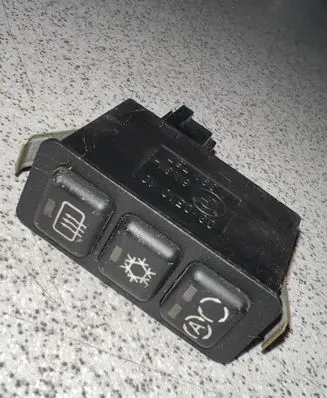 BMW 5 E34 Windscreen/window heater switch 1391767