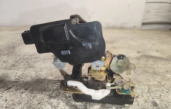 KIA Picanto Rear door lock