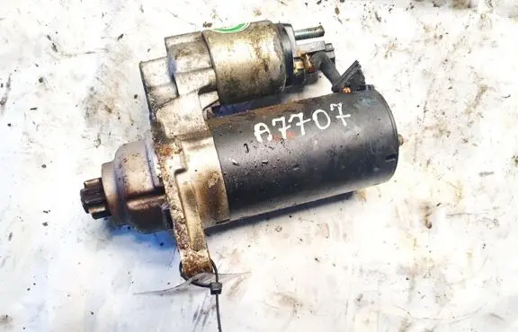 Volkswagen Touran I Starter motor s0090