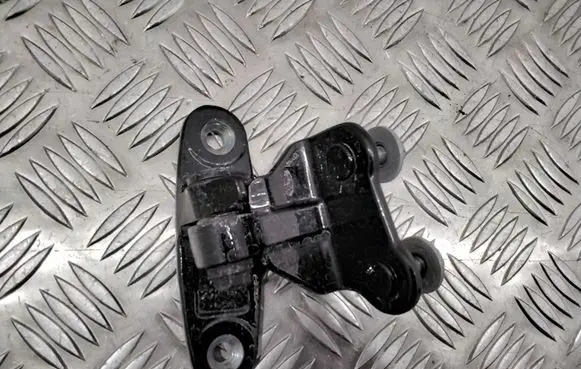 Mercedes-Benz E W212 Rear door upper hinge A047058