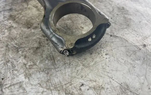Mercedes-Benz Vito Viano W639 Piston with connecting rod