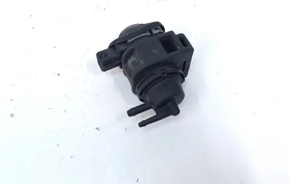 Nissan Juke I F15 Turbo solenoid valve EV521