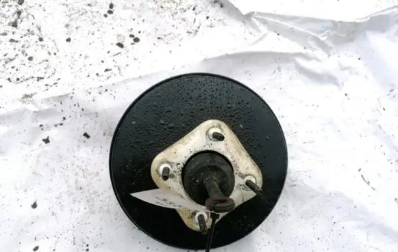Chrysler Sebring (ST-22 - JR) Brake booster 04764647AE 26.7760-0100.4