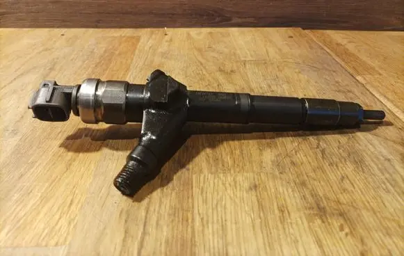 Nissan Almera Tino Fuel injector 16600BN820 05F06266