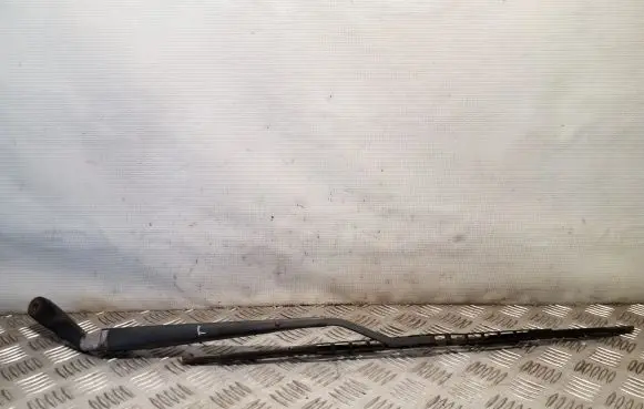 Front wiper blade arm