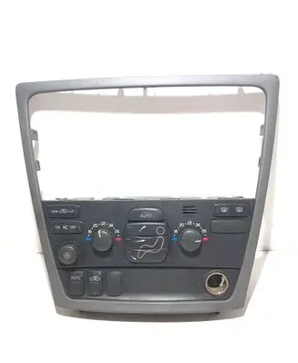 Volvo V70 Climate control unit 30746022 M412AE00136 05W12E02