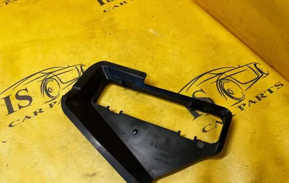 Mercedes-Benz CLS C218 AMG Quarter panel pressure vent A2188300100