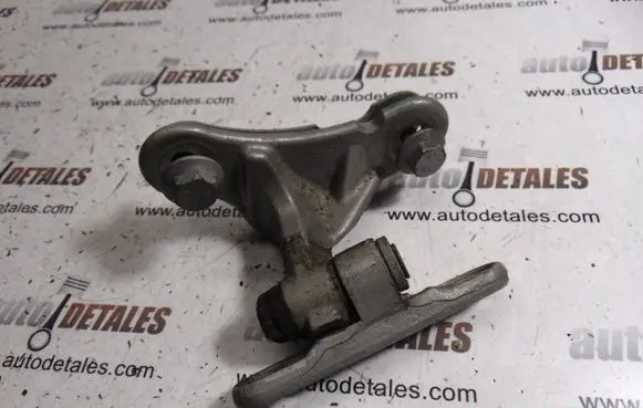 Mercedes-Benz B W245 Front door upper hinge