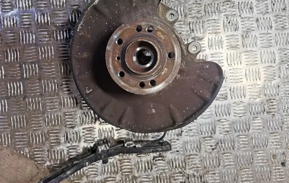 Mercedes-Benz ML W166 Rear wheel hub spindle/knuckle A1663570105 A1663570105LH