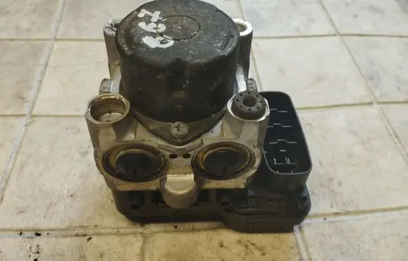 Toyota RAV 4 (XA20) ABS Pump 4451042080 8954142050 1338000020