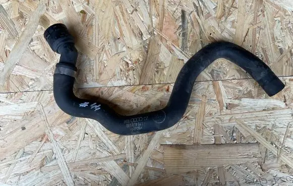 Audi A4 S4 B7 8E 8H Engine coolant pipe/hose 8E1819373R