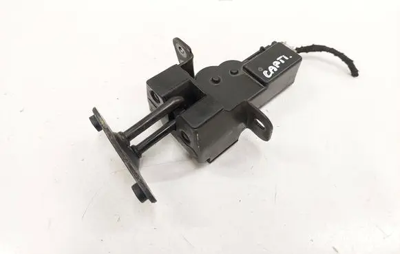 Chevrolet Captiva Tailgate window lock/catch/latch