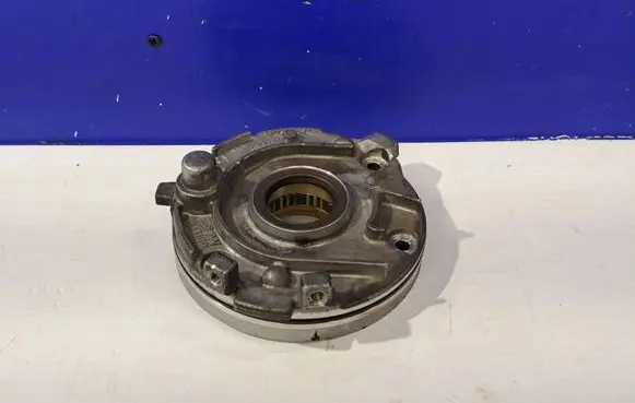 Volvo V60 Oil pump 3065014