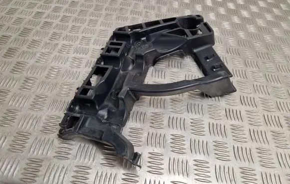 Rear bumper mounting bracket